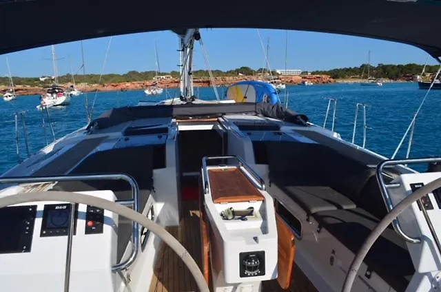 Velero Ariel Otel San José 0*,  İspanya