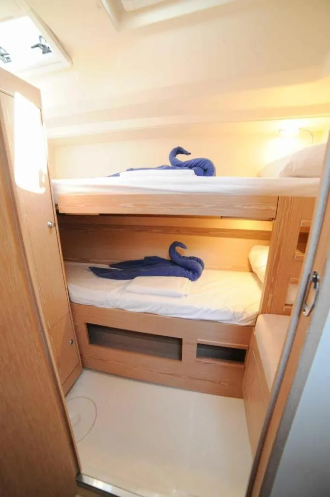 Velero Ariel Hotel San José